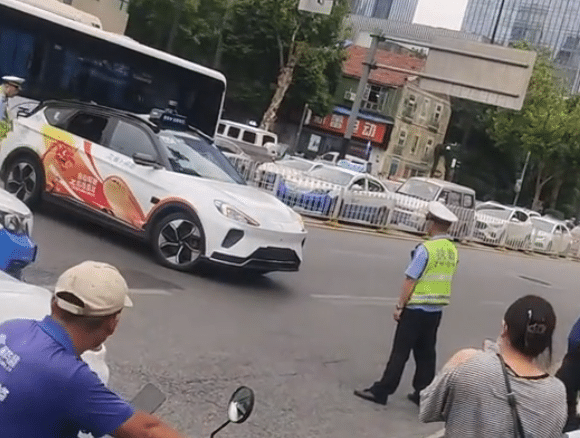 Robotaxis make friends and enemies on the streets of Wuhan