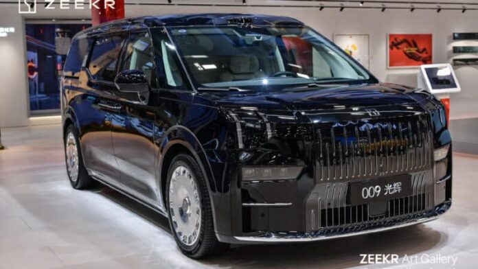 Zeekr 009 Glory Edition (Grand) 4-seat MPV with 777 hp delivered 1000 units