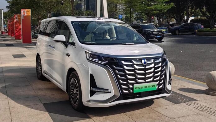 2025 Denza D9 DM-i reached dealers in China ahead of launch