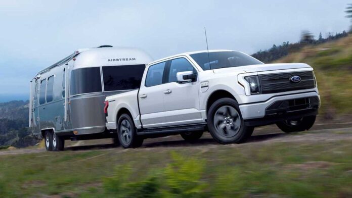 Ford CEO Admits Electric Pickup Trucks, SUVs Aren't Good for Towing
