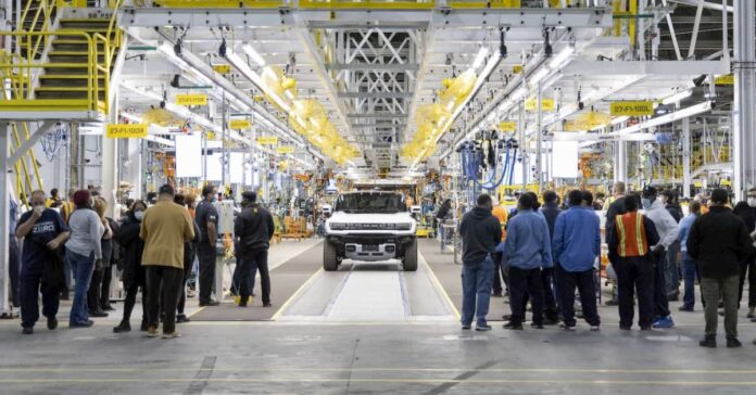 Facing pressure, Trump scales back tariffs for US automakers