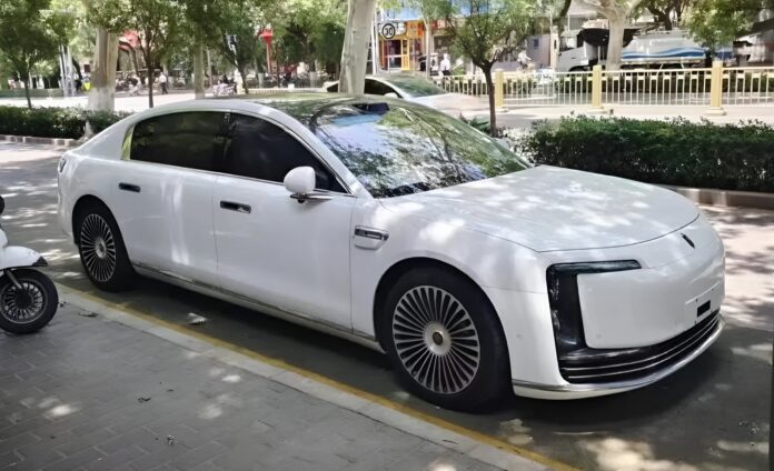 Huawei’s Maextro S800 hits dealerships before launch, white test model spotted
