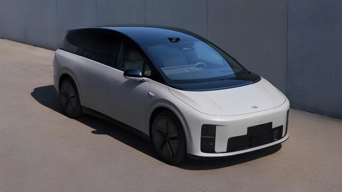 Li Auto i8 electric SUV revealed interior in China – to launch in July
