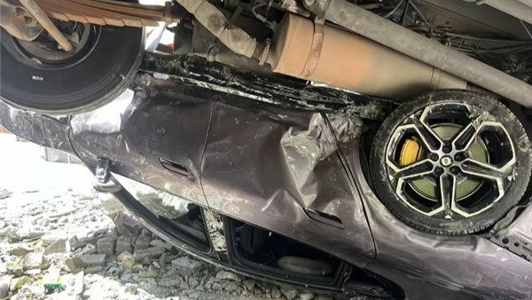 Xiaomi SU7 Max still functions after being crushed by truck